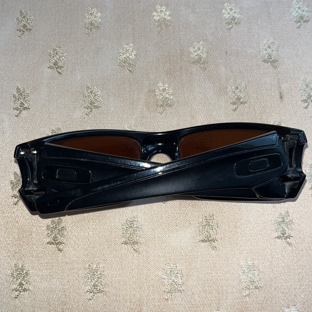 Oakley sunglasses Fuel Cell excellent shape Black frame Brown lenses - Picture 4 of 7